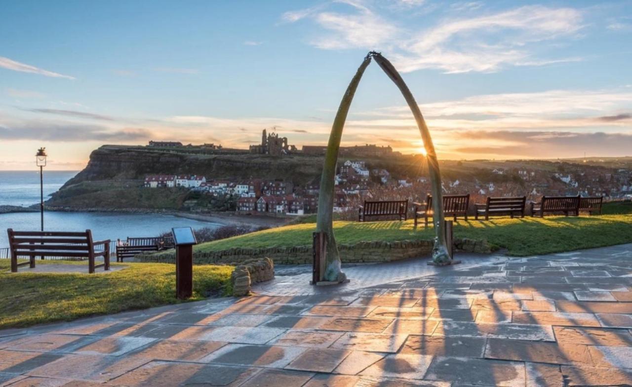 Stowaways Loft Apartment Whitby Bagian luar foto
