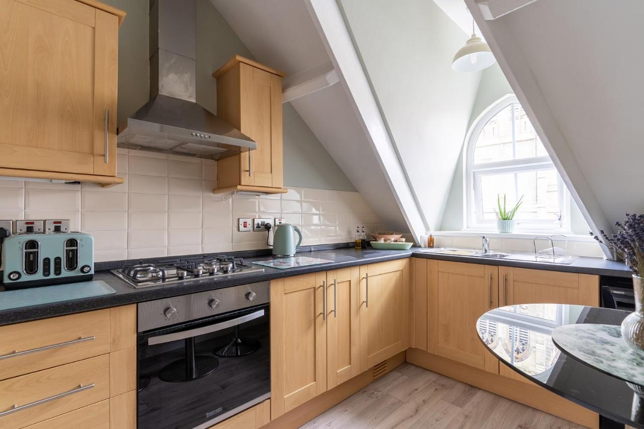 Stowaways Loft Apartment Whitby Bagian luar foto