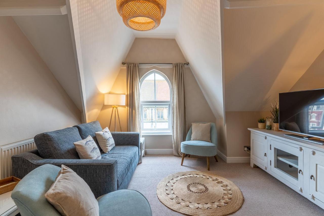 Stowaways Loft Apartment Whitby Bagian luar foto
