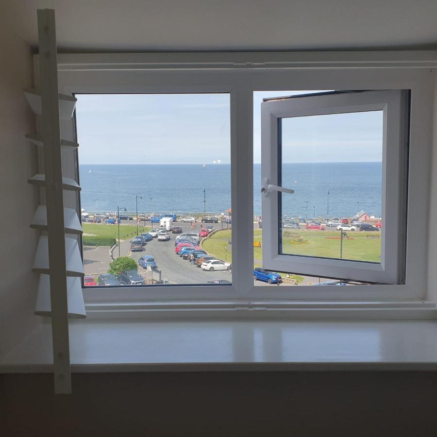Stowaways Loft Apartment Whitby Bagian luar foto